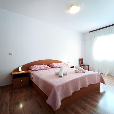 Apartments Jelovac Porec Bagian luar foto