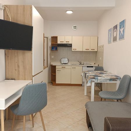 Apartments Jelovac Porec Bagian luar foto