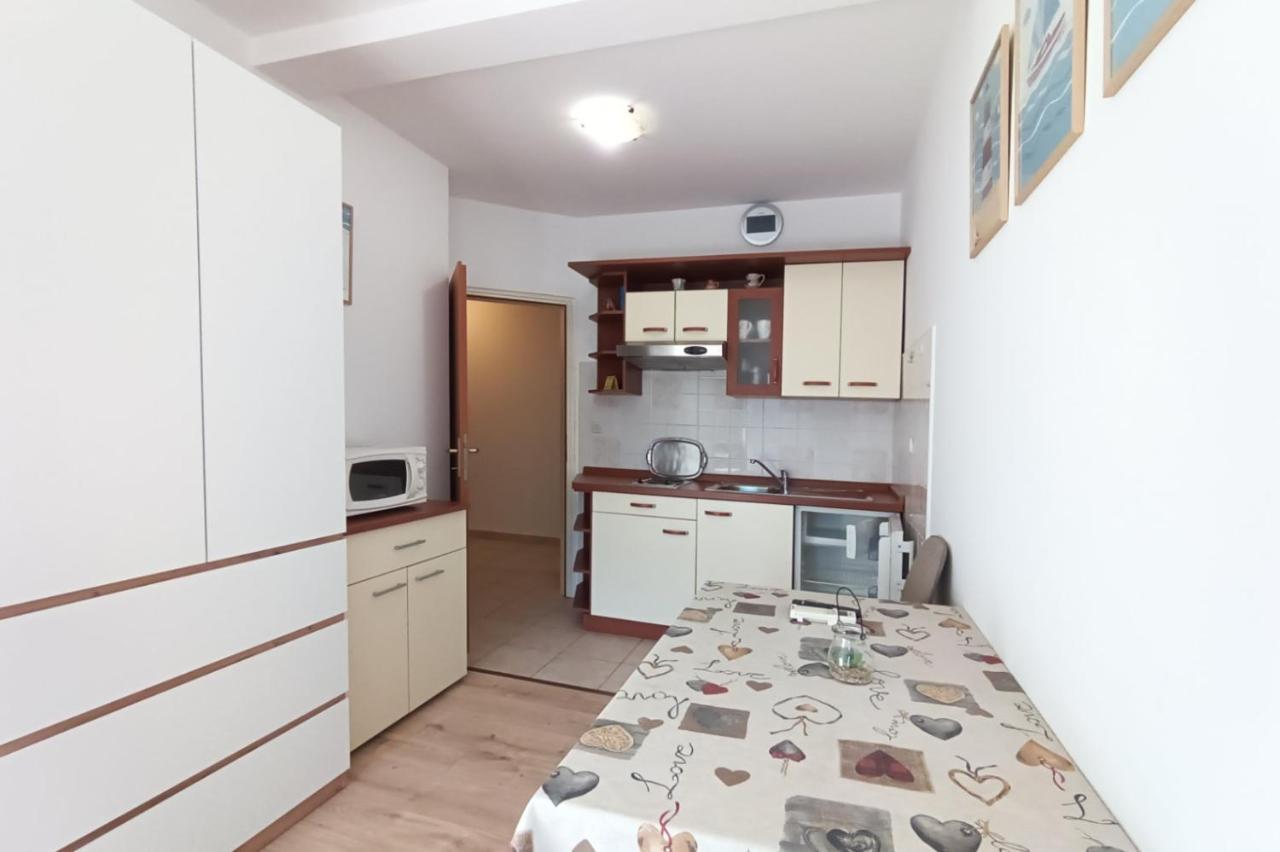 Apartments Jelovac Porec Bagian luar foto