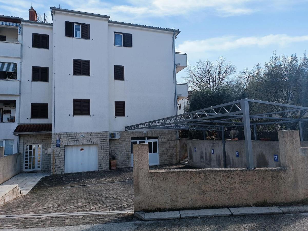 Apartments Jelovac Porec Bagian luar foto